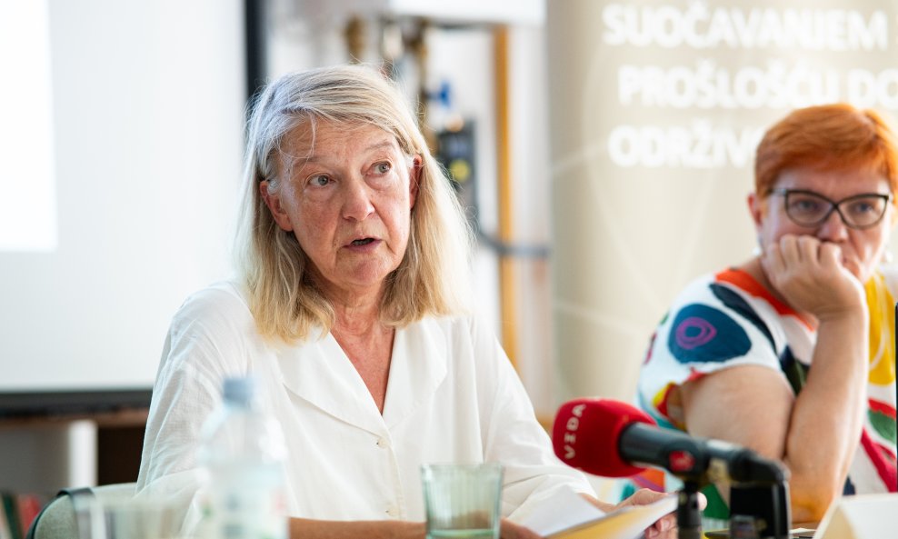 Vesna Teršelič, Documenta