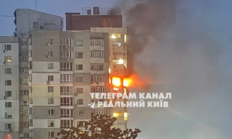 Ruski dron pogodio neboder u Kijevu