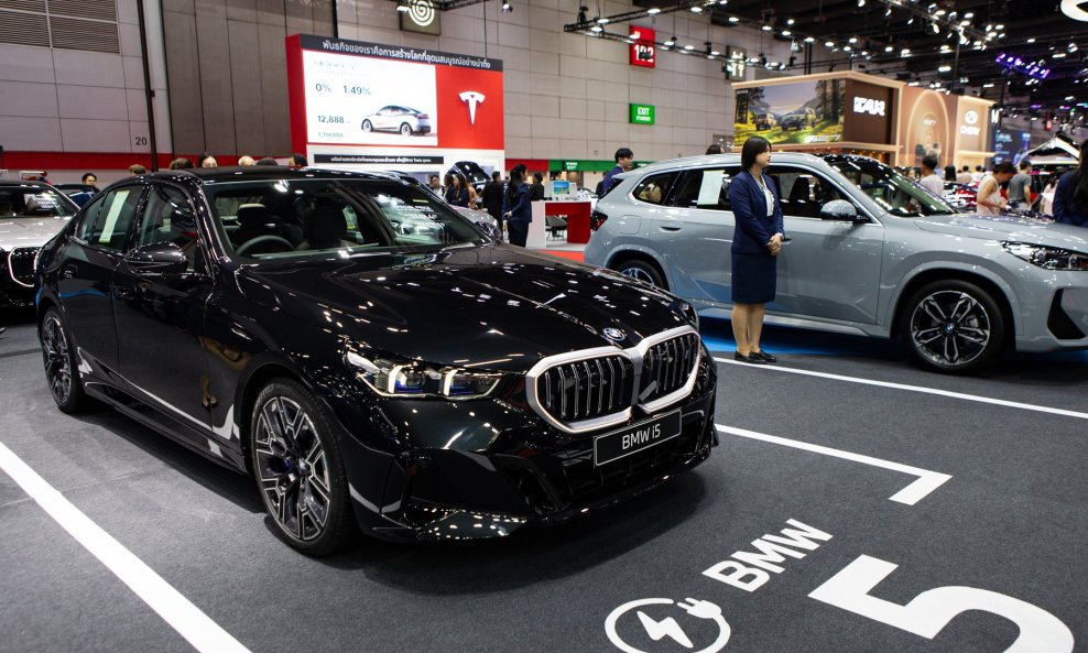 BMW iX3