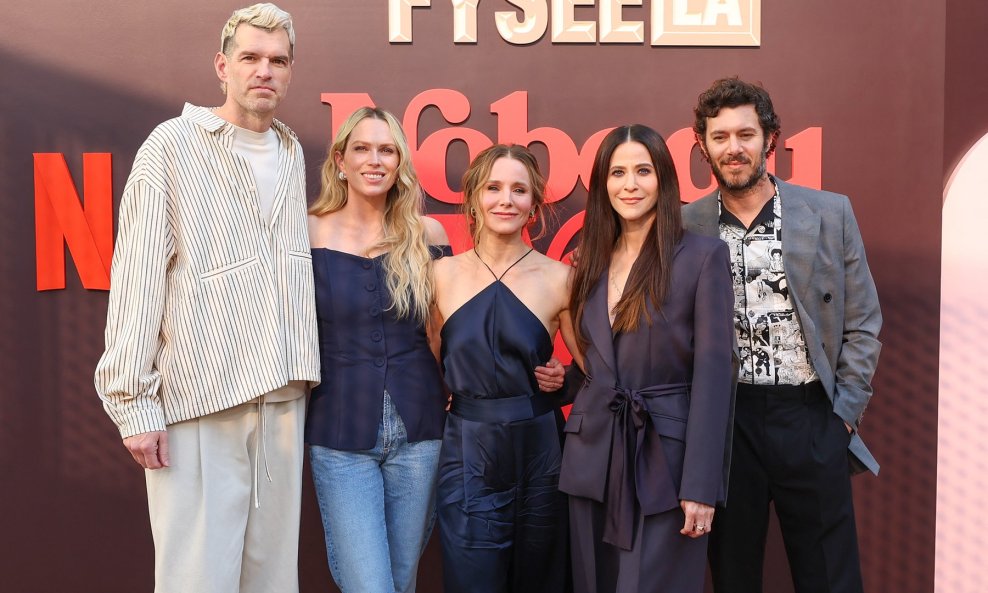 Timothy Simons, Erin Foster, Kristen Bell, Jackie Tohn i Adam Brody