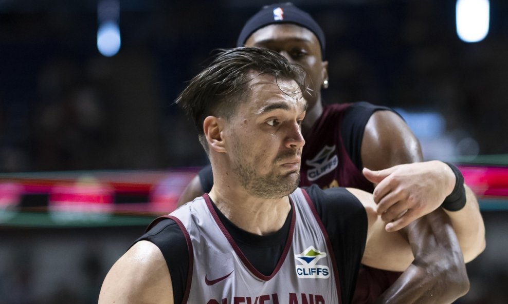 Mario Hezonja (s loptom)