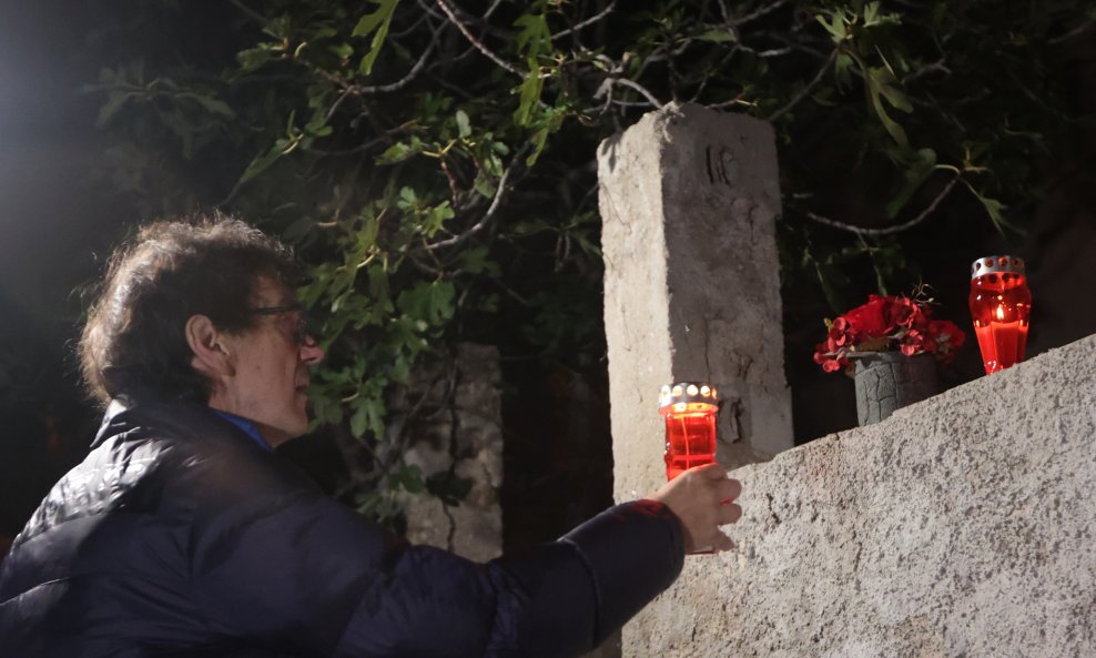 Lampioni ispred Mišine kuće u Šibeniku