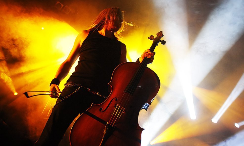 Apocalyptica 01