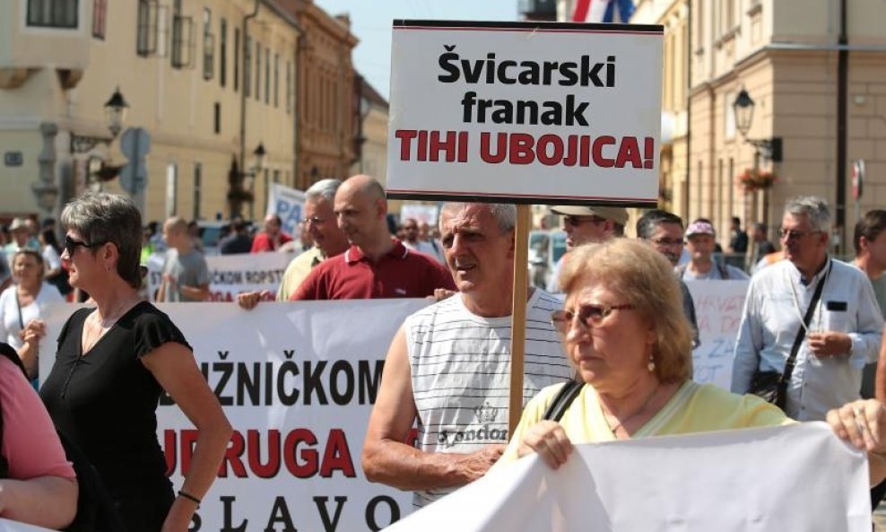 Udruga Franak traži zakon o povratu preplaćenih kamata (7)