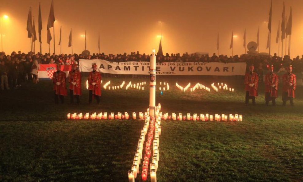 Svijeća za Vukovar Zagreb (3)