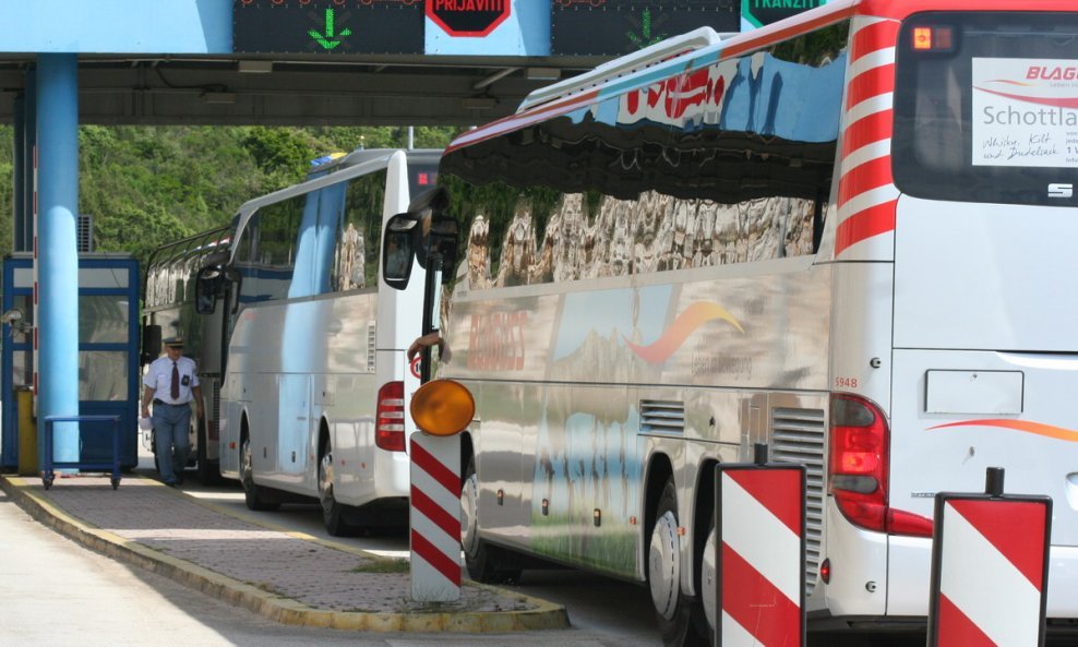 50 autobusa dnevno prometuje prema Dubrovniku