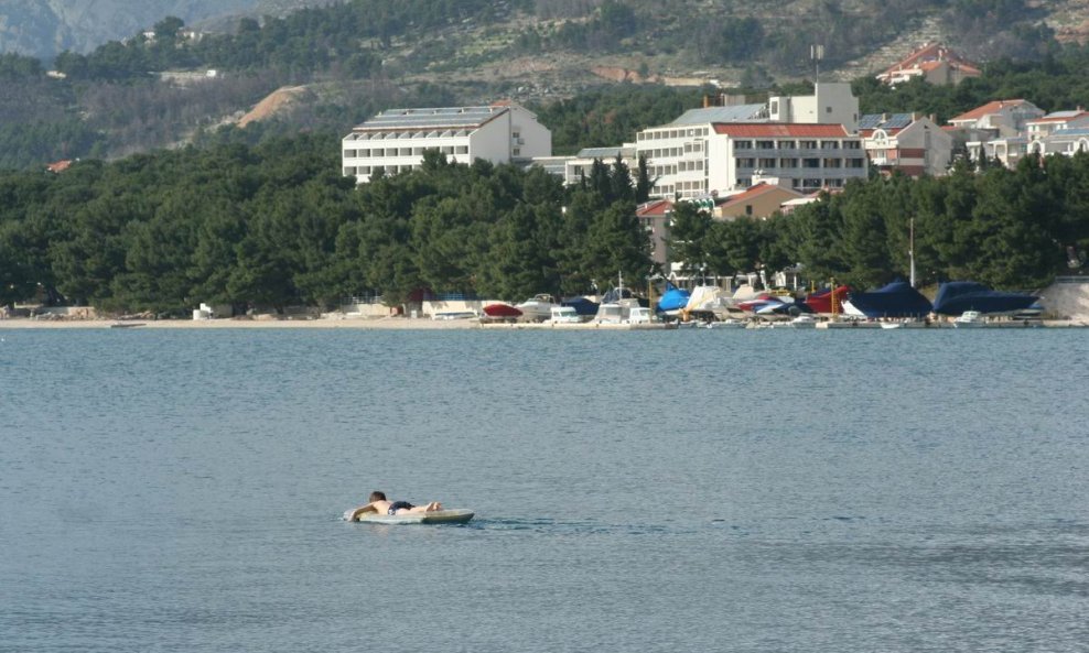 makarska kupanje turist