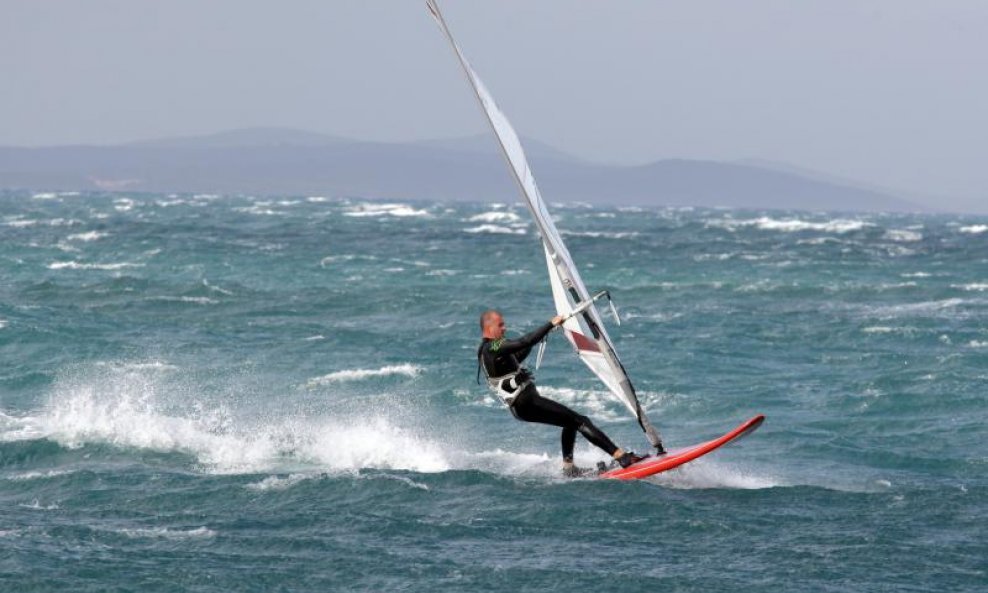windsurfing surfanje