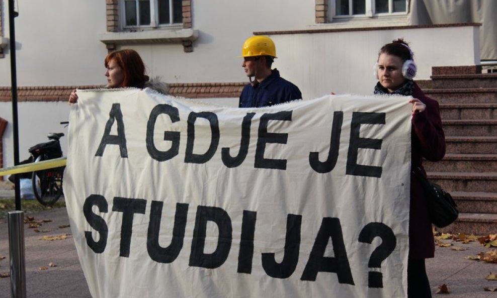 Performans protiv seizmičkog istraživanja (7)