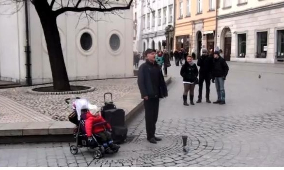Da li je ovo najmlađi ulični glazbenik na svijetu