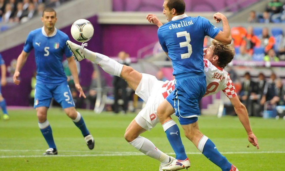 Chiellini protiv Jelavića