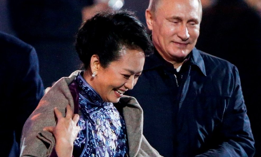 Vladimir Putin i Peng Liyuan