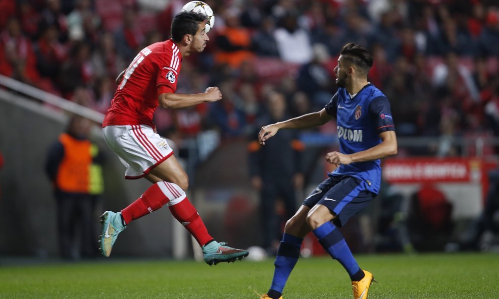 Andre Almeida (Benfica) i Yannick Ferreira Carrasco (Monaco)