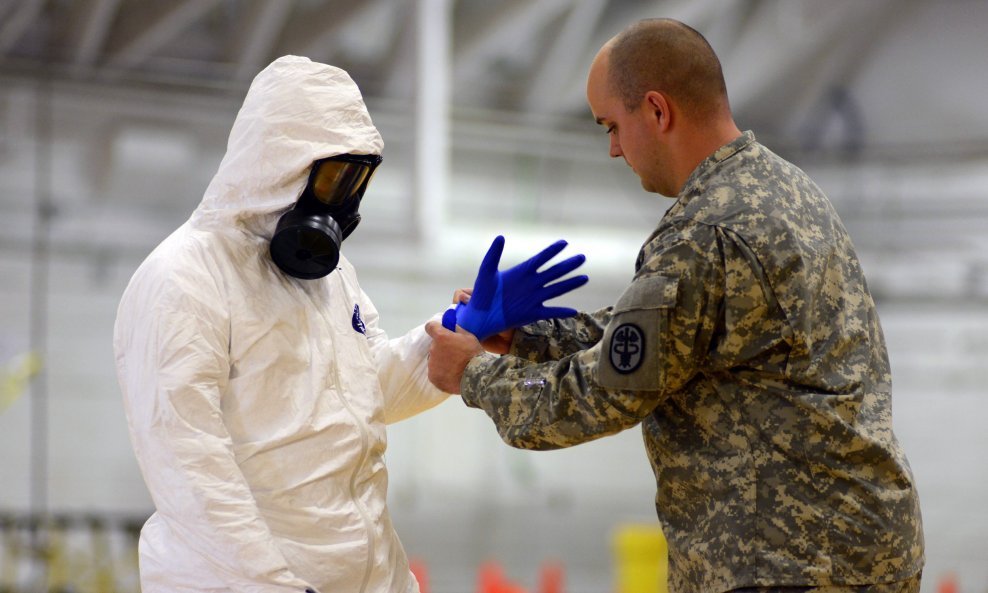 ebola karantena