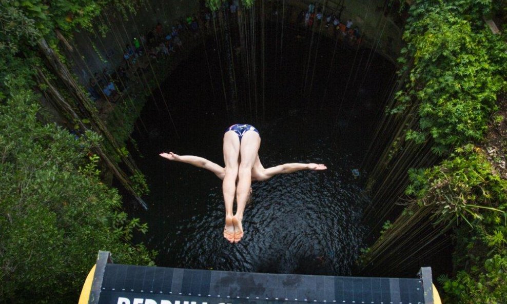 Red Bull CLiff Diving4