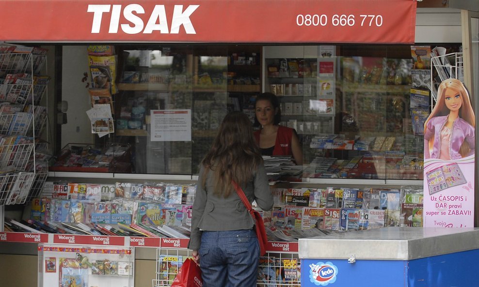 tisak, kiosk