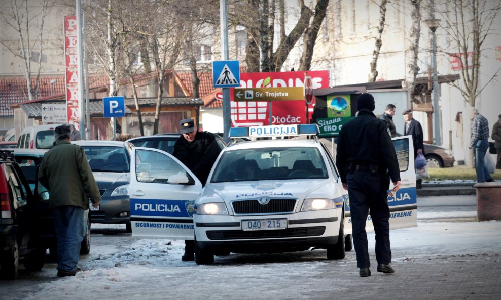 Ličko-senjska policija