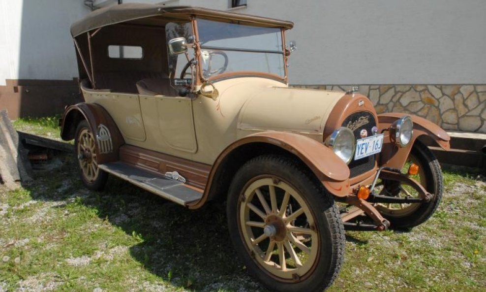 Automobil oldtimer Willys Overland5