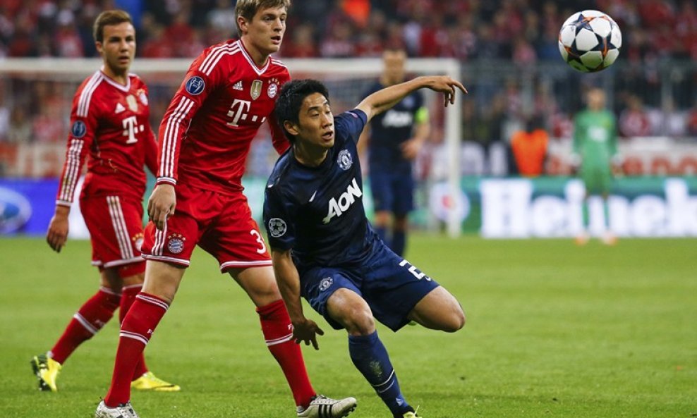 Bayern Munich - Manchester United, Toni Kroos i Shinji Kagawa (R)
