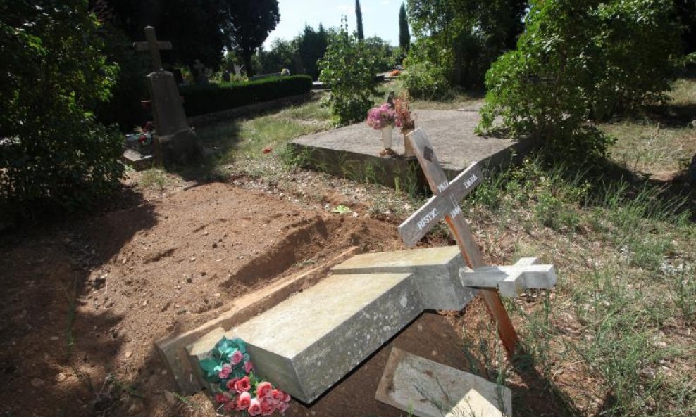 vandalizam pravoslavno srpsko groblje