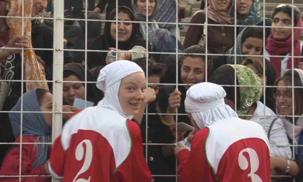 Dokukino - Football undercover