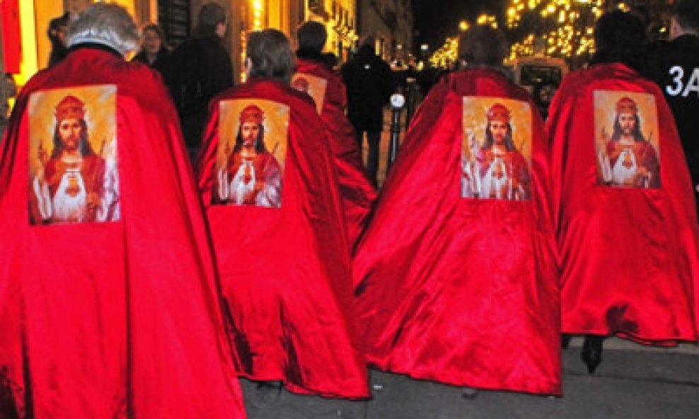 pariz katolici protest