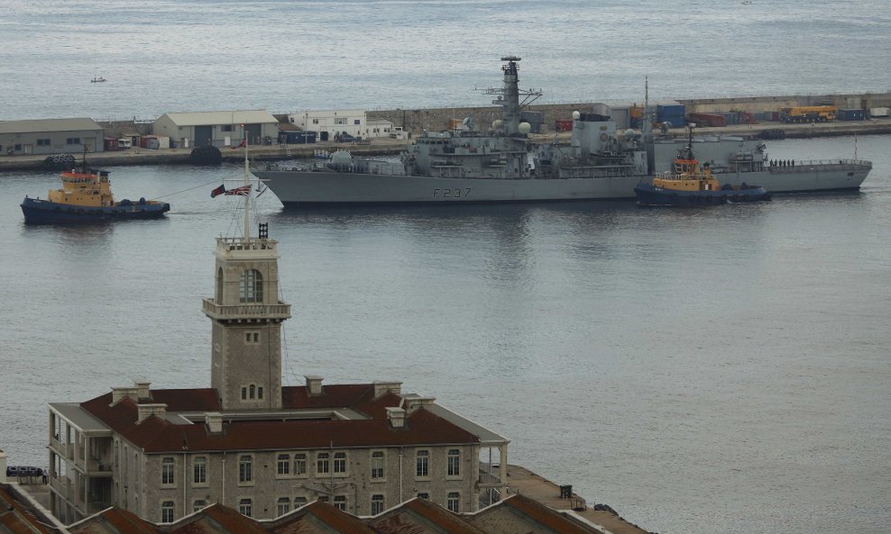 Britanski ratni brod u Gibraltaru