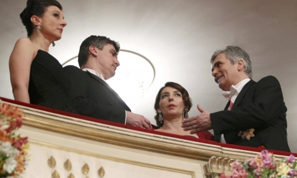 Milanović sa suprugom Sanjom u društvu austrijskog kancelara Werner Faymann