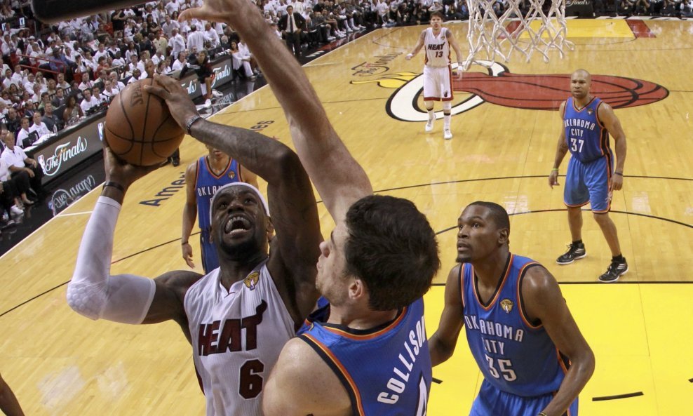 LeBron James, Nick Collison i Kevin Durant