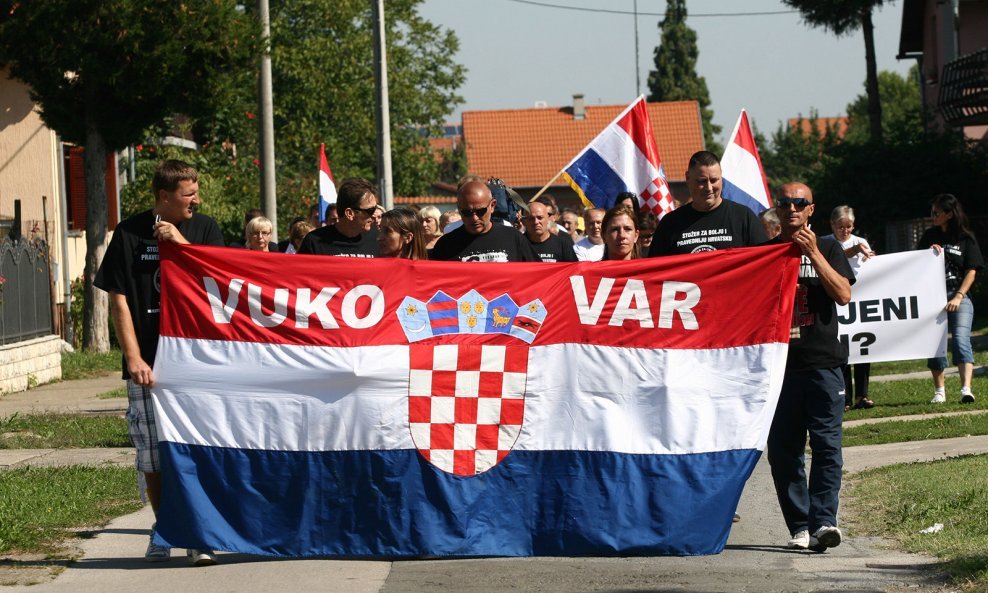 Prosvjedna šetnja u Vukovaru (9)