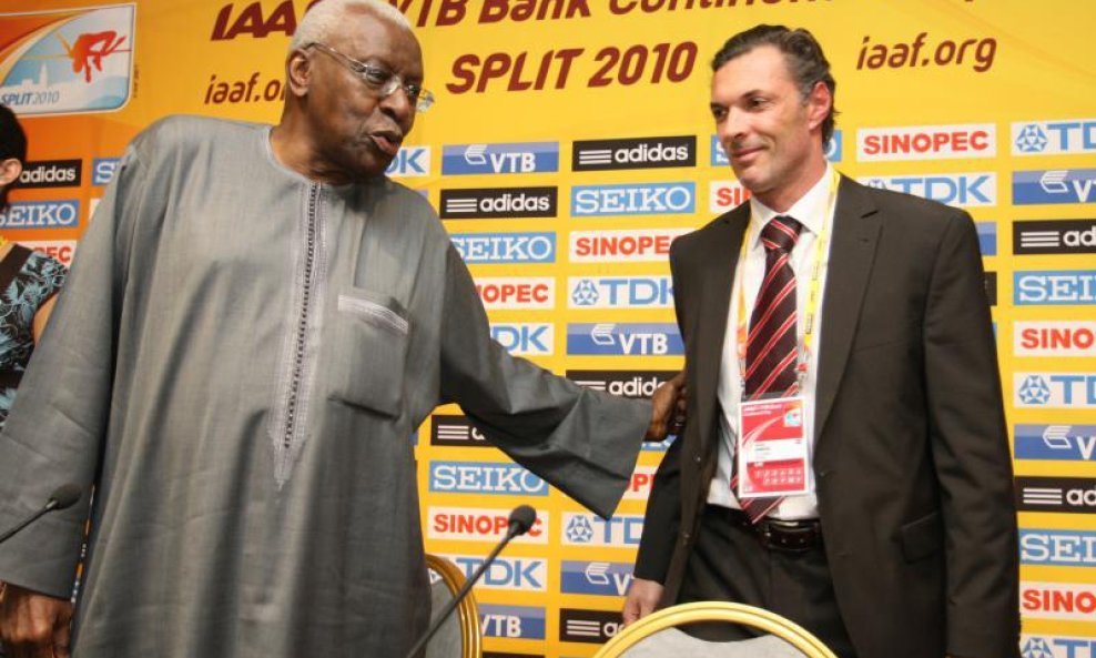 Lamine Diack (predsjednik IAAF) i Sinisa Ergotić