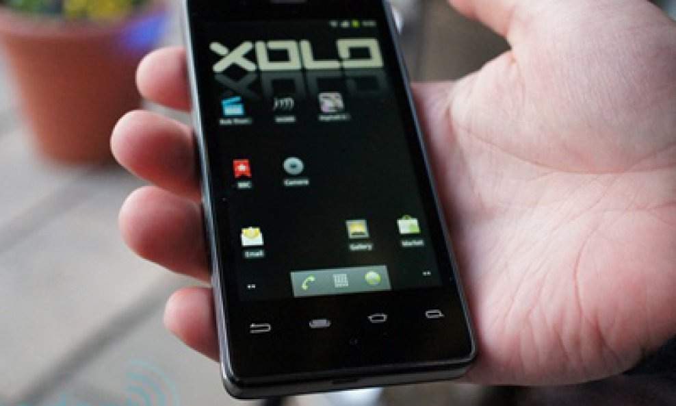 Xolo X900