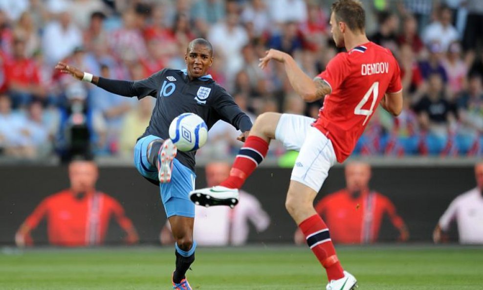 Engleska - Ashley Young Euro 2012 Norveška - Vadim Demidov