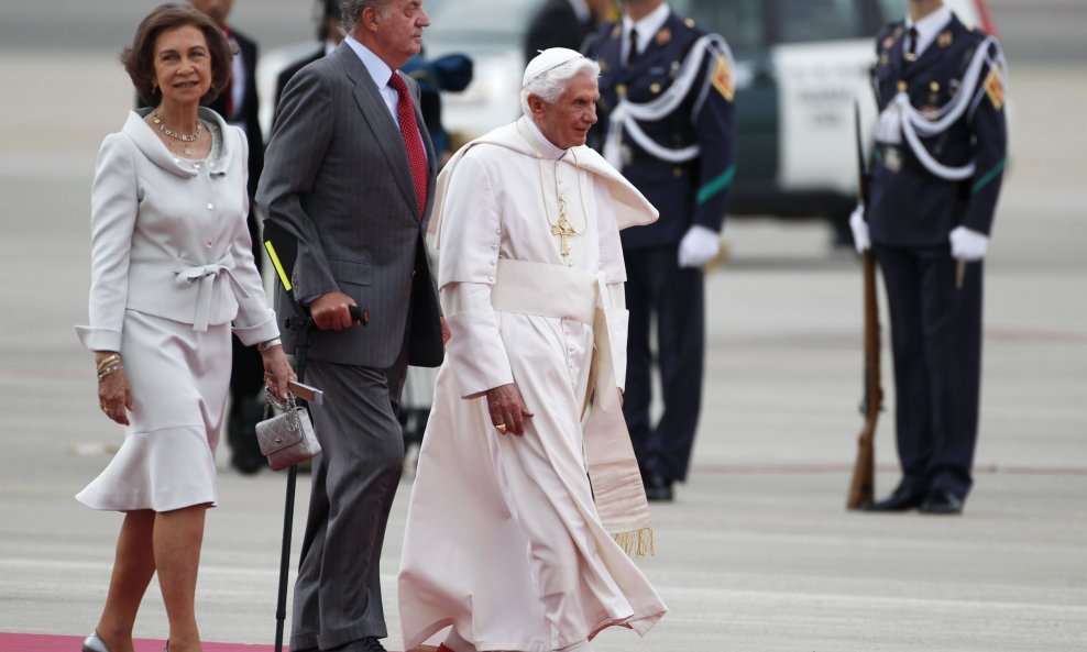 Papa Benedikt XVI stigao u Španjolsku
