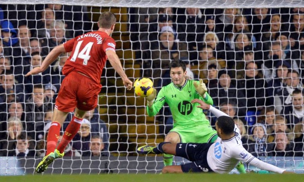 Henderson zabija Tottenhamu