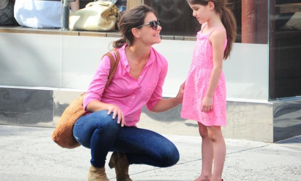 Katie Holmes i Suri u šetnji gradom