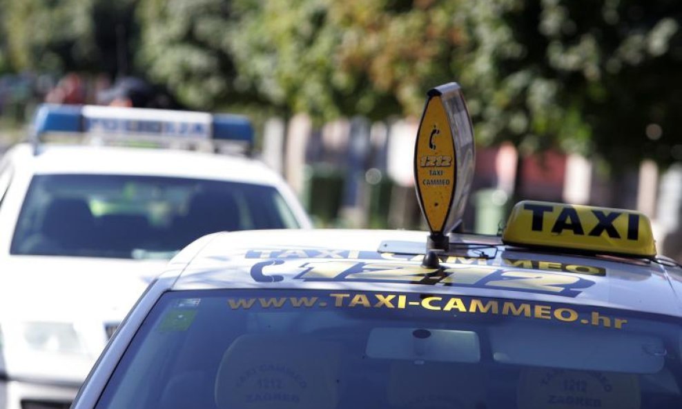 Sudar vozila Radio Taxi i Taxi Cammeo