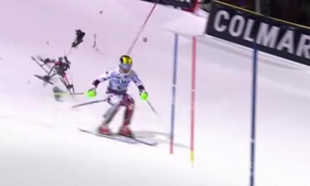 Hirscher izbjegao dron na stazi