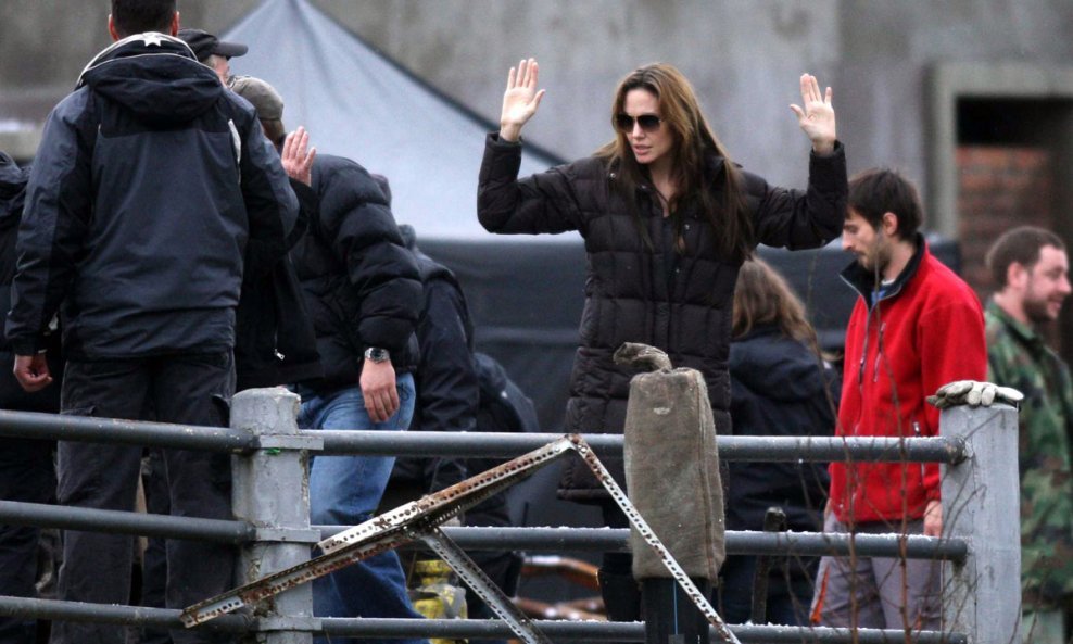 Angelina Jolie 13