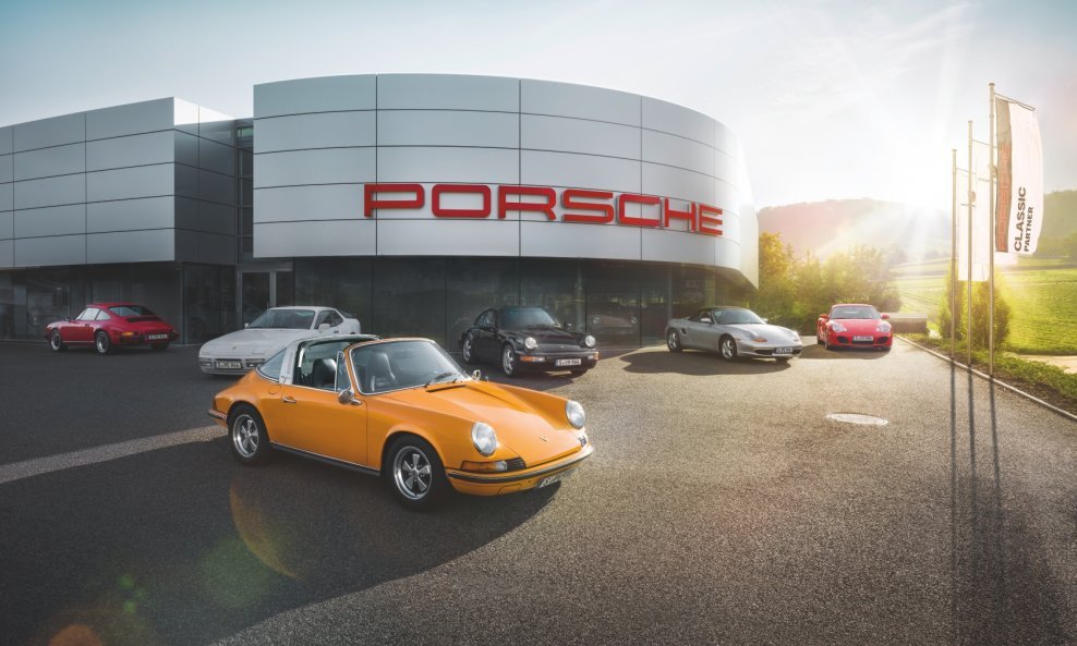 Porsche značajno ulaže u svoje povijesne automobile
