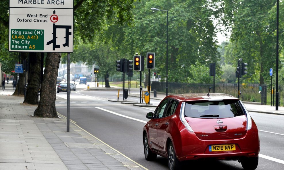 Nissan Leaf na ulicama Londona