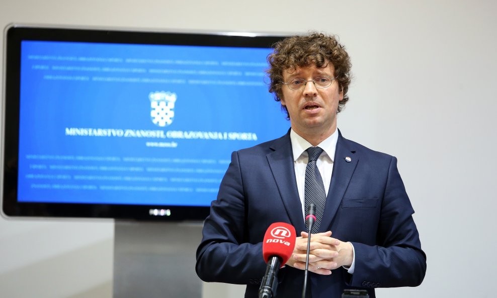 Predrag Šustar