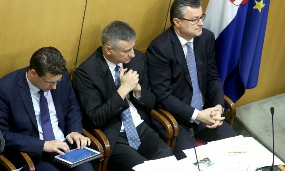 Petrov, Karamarko, Orešković