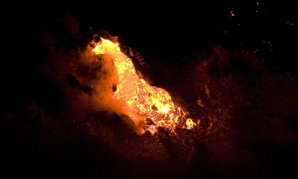 Erupcija vulkana Kalapana (3)