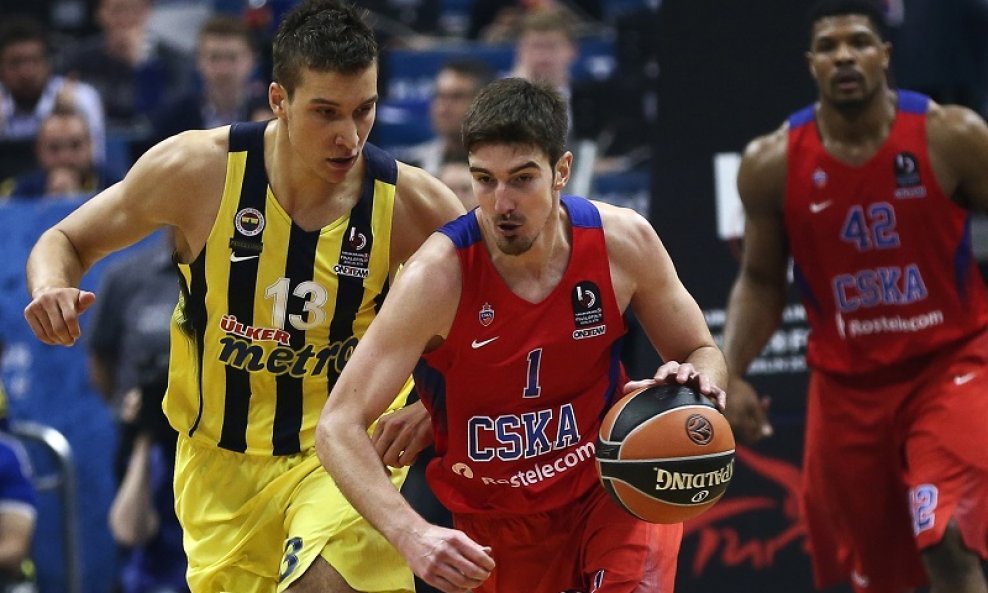 Nando De Colo (C)   Bogdan Bogdanovic