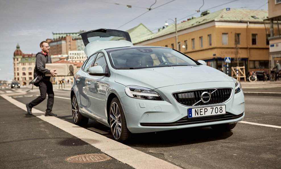 Volvo In-Car Delivery