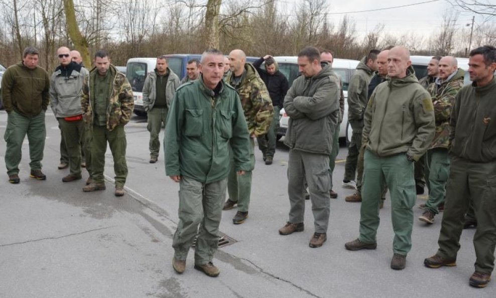 Prosvjed djelatnika Mungosa zbog smanjenja plaća (1)