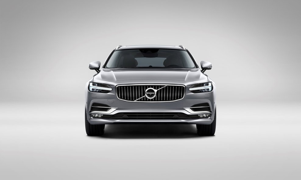 Volvo V90 (1)