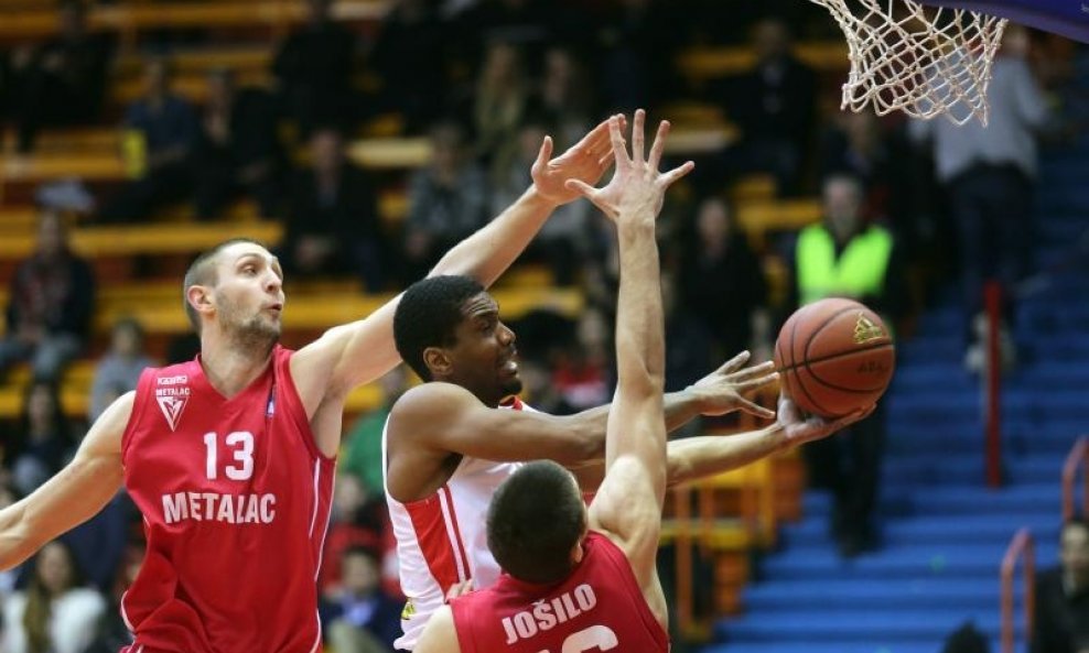 James White K Cedevita - KK Metalac Farmakom.)