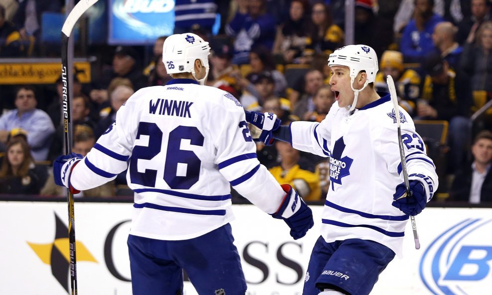 Toronto Maple Leafs Daniel Winnik i Shawn Matthias